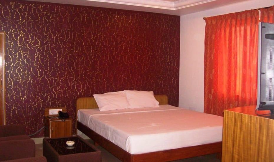 Sri Srinivasa Residency Hotel Kadapa Zewnętrze zdjęcie