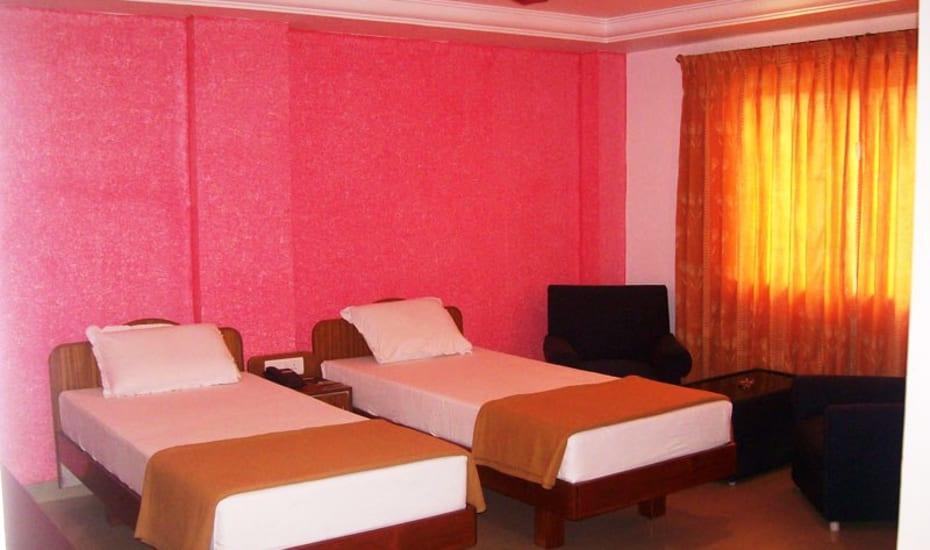 Sri Srinivasa Residency Hotel Kadapa Zewnętrze zdjęcie