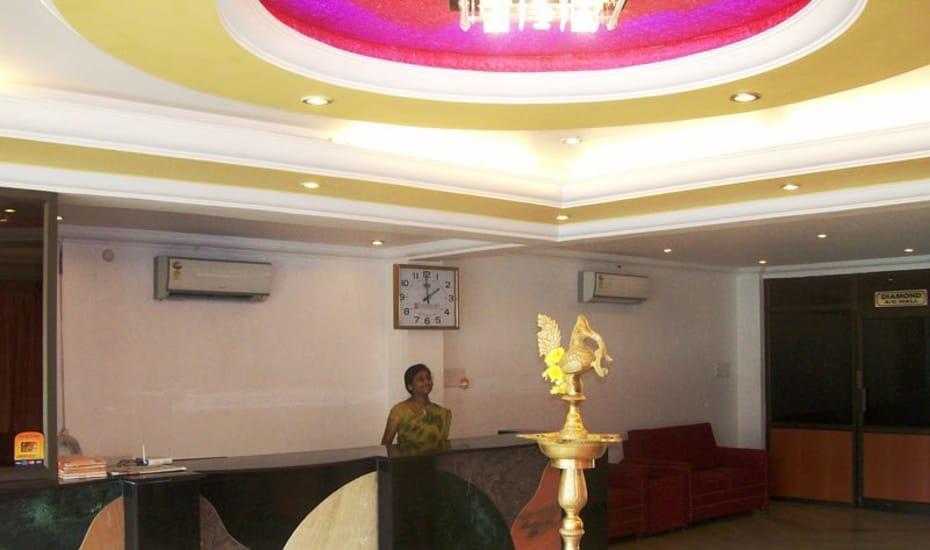 Sri Srinivasa Residency Hotel Kadapa Zewnętrze zdjęcie
