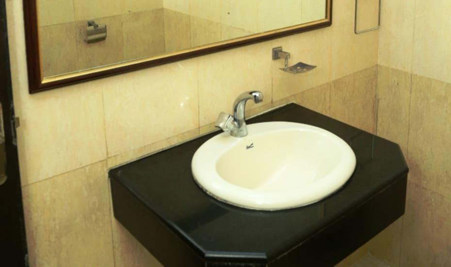 Sri Srinivasa Residency Hotel Kadapa Zewnętrze zdjęcie
